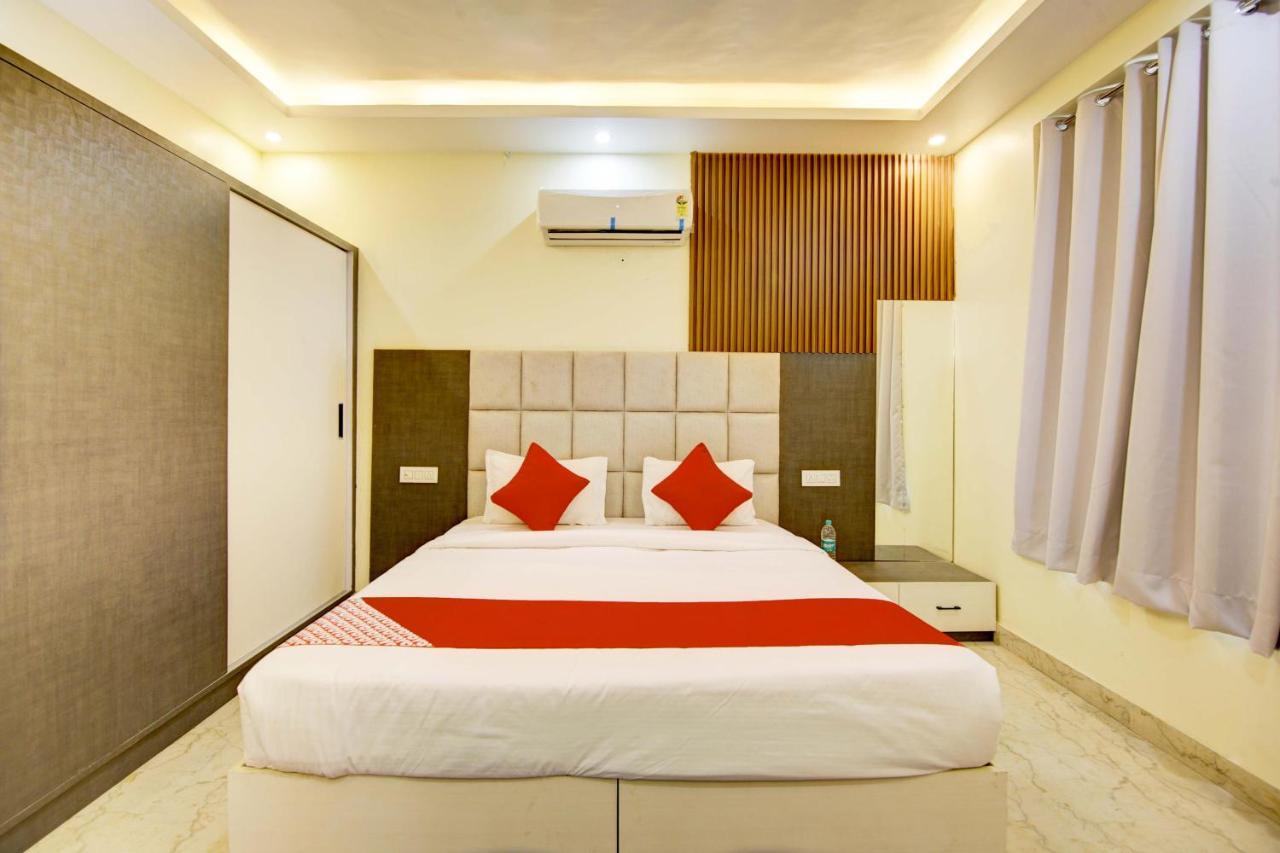 Hotel Oyo White House Noida Exteriér fotografie