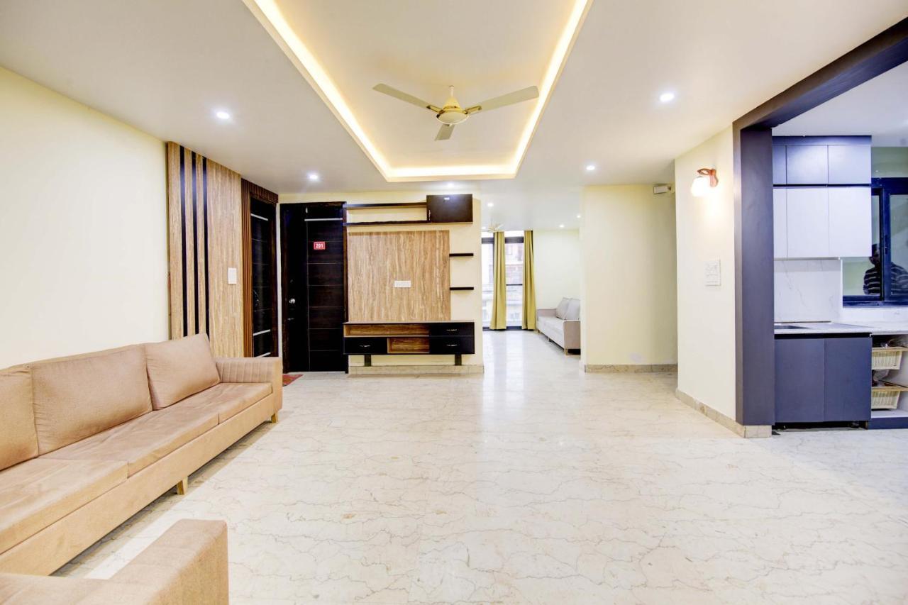 Hotel Oyo White House Noida Exteriér fotografie