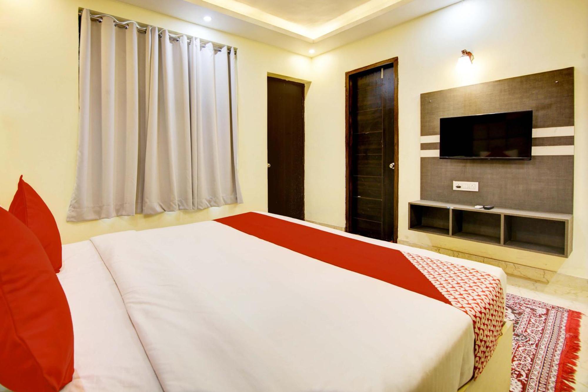 Hotel Oyo White House Noida Exteriér fotografie