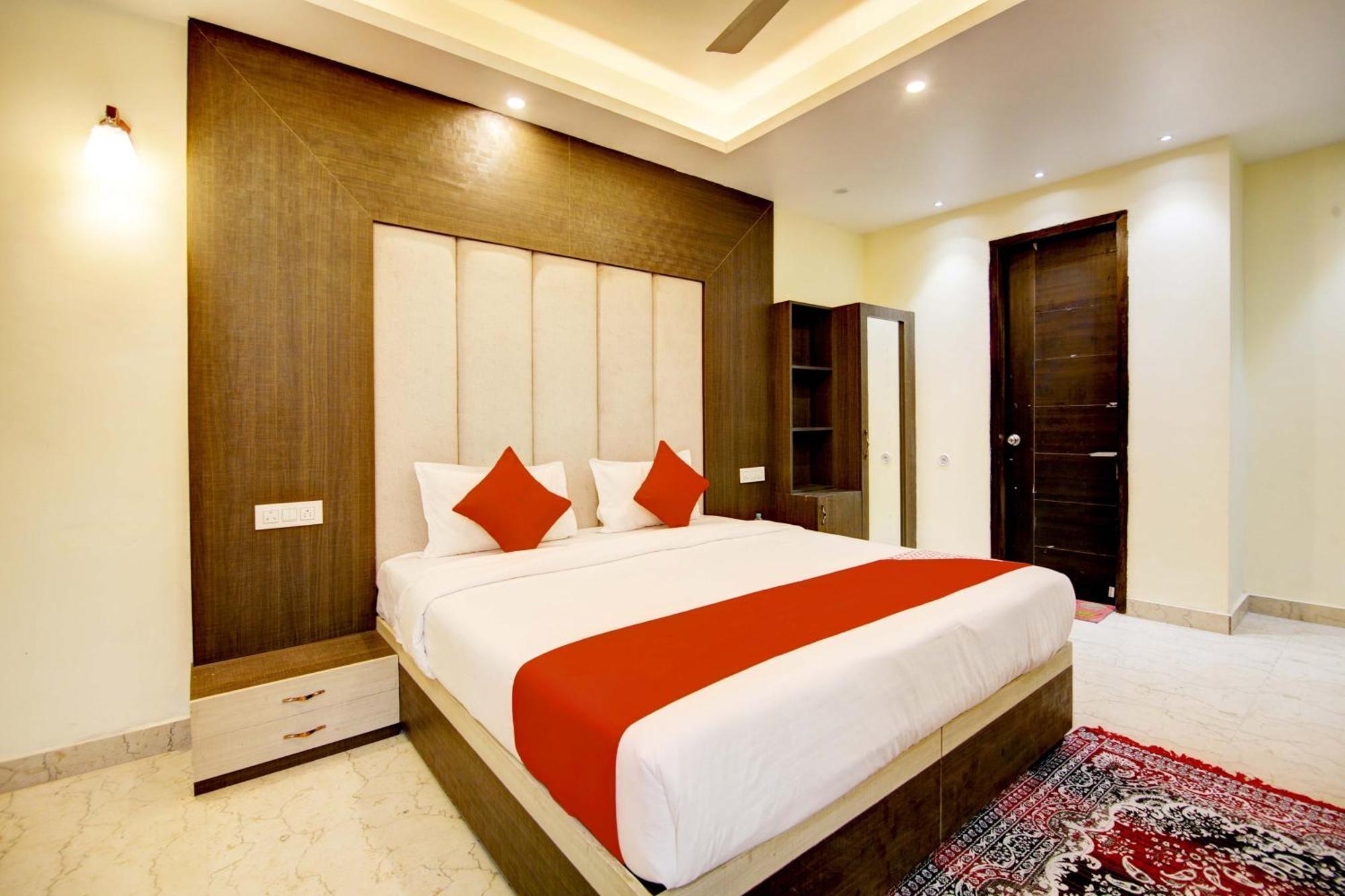 Hotel Oyo White House Noida Exteriér fotografie